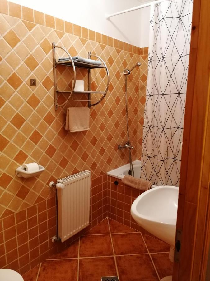 Karpatia Panzio Bed & Breakfast Esztergom Exterior photo